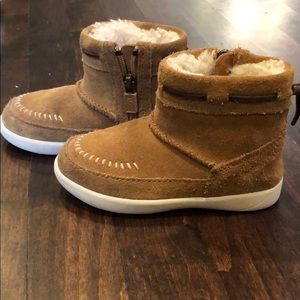 Toddler Uggs size 8 (US)